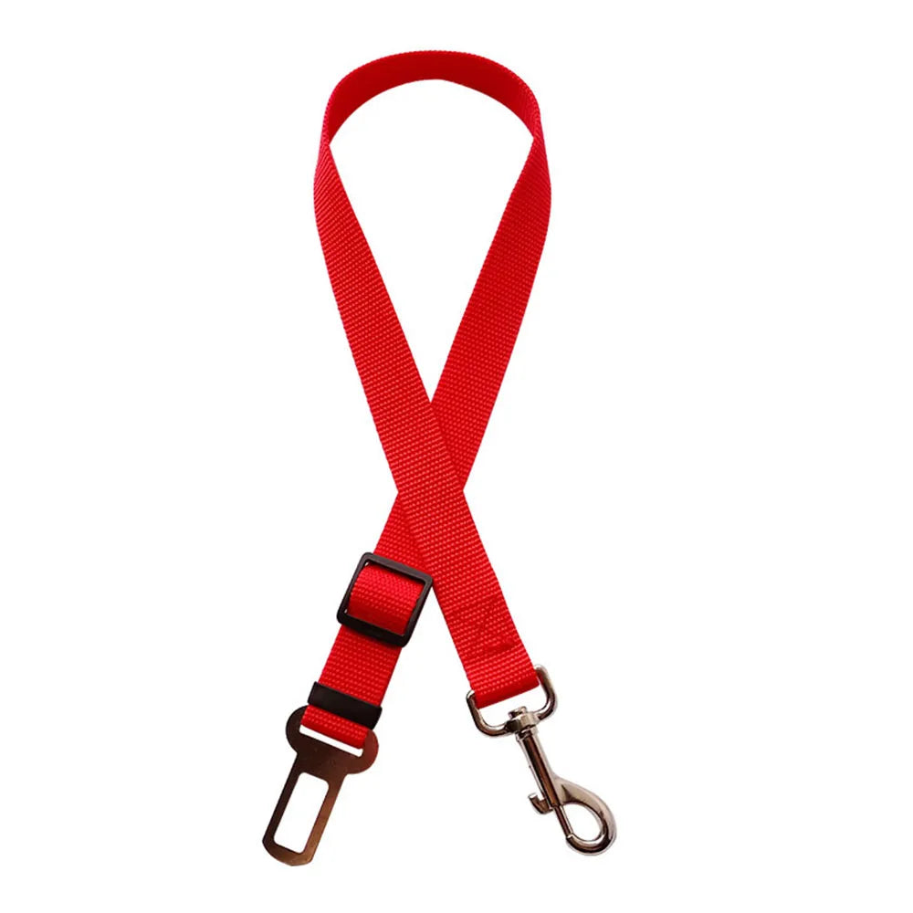 Arnés con cinturón de seguridad ajustable para perros: accesorio de nailon reflectante, acolchado y elástico para viajes en coche.