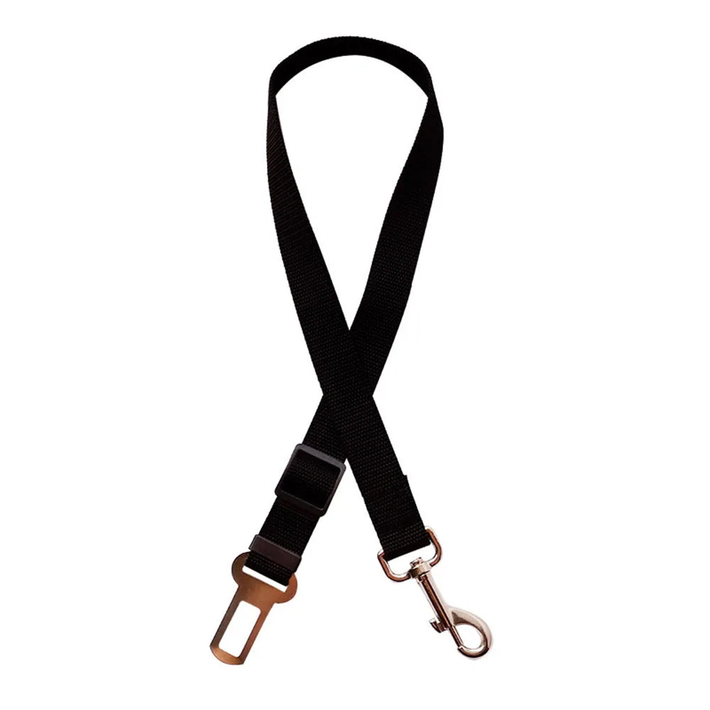 Arnés con cinturón de seguridad ajustable para perros: accesorio de nailon reflectante, acolchado y elástico para viajes en coche.